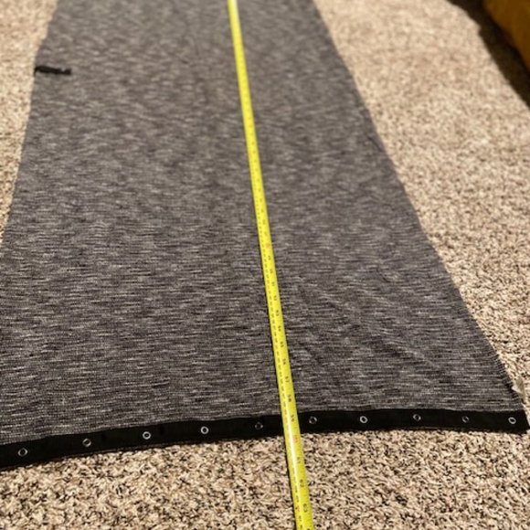 Lululemon women's scarf with buttons - Picture 7 of 10